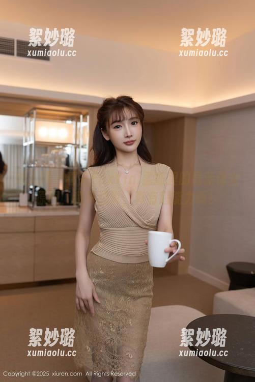 秀人网 - 看完FoxYini孟狐狸的最新修女原图，我只想说，真有超能力啊！