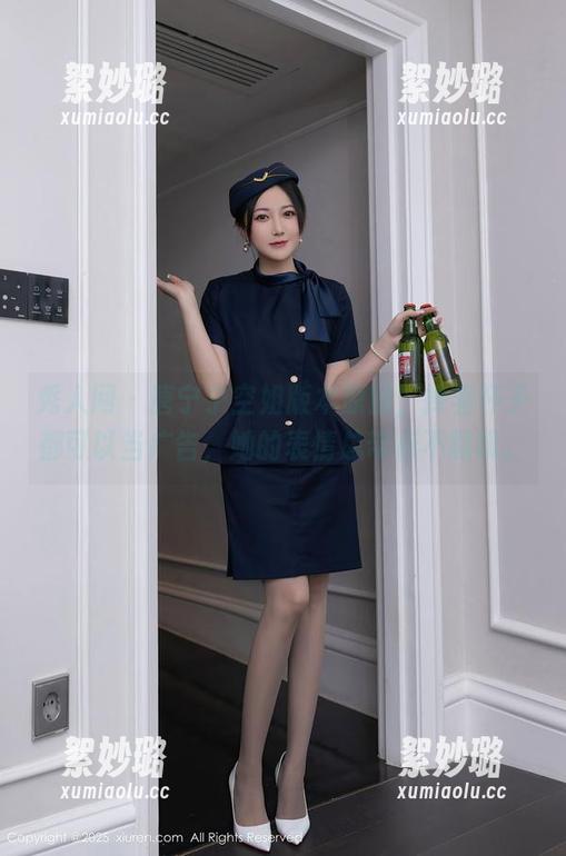 秀人网 - 唐宁宁空姐版本原图，捧着杯子都可以当广告，她的表情总带点不羁呢。