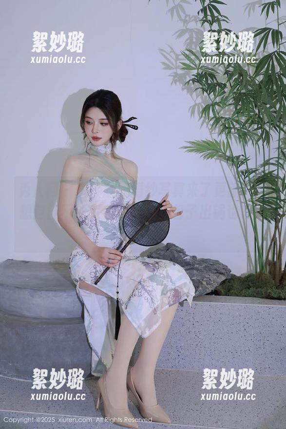 秀人网 - 唐翩翩的婚纱写真来了更新！心想这能不能宽容些，毕竟包子出锅也差不多的吧！