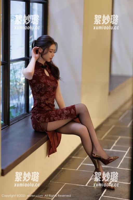 秀人网 - 夏晓Maggy带你体验“光足”的乐趣，套图更新，直接让人忍不住想试试！