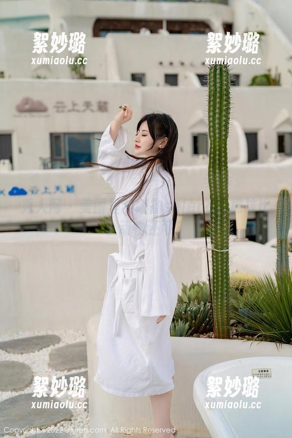 秀人网 - 美图里的娜露selena：棉袜比小动物还可？