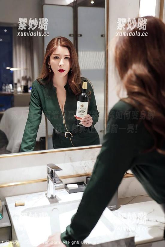 秀人网 - 高清写真，安然教你如何变身御姐，哇，这身材真让人眼前一亮！