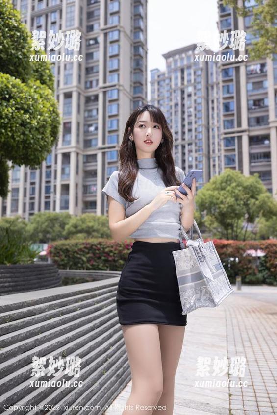 秀人网 - 安然maleah短裤专场，没圣光也能百变，来一套图，看我如何秀出巧妙腿部曲线。