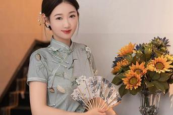 秀人网 - 小芭乐示范：定制写真也能镂空你想不到的诱惑