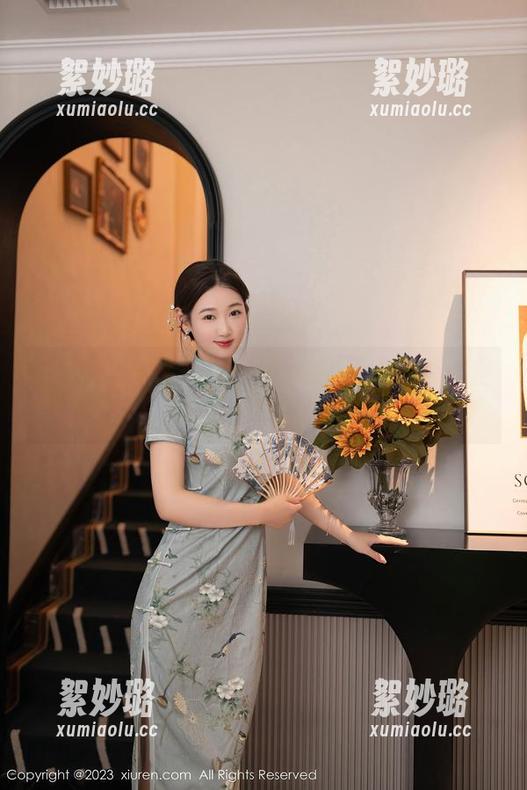 秀人网 - 小芭乐示范：定制写真也能镂空你想不到的诱惑