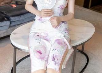 秀人网 - 张思允Nice的夏日定制：每一幅作品都在你身边轻巧路过。