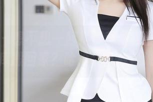 秀人网 - 想不想一起把萝莉悠悠酱的礼服图库搬回家？哈哈，下载再说！