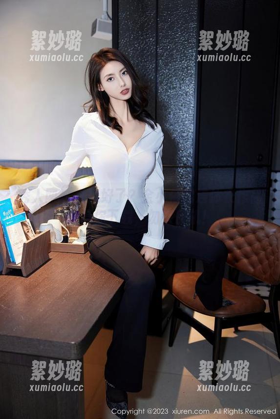 秀人网-金小依 秀人网 - 准备好了?金小依的连体衣作品集等你下载,勿失良机!