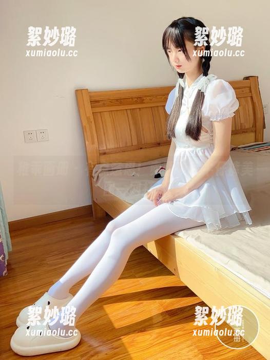稚乖画册 - 有点意思！赤西夜夜牛仔裤美图一网打尽