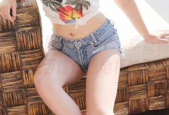 美媛馆 - 资源推荐：Cris_卓娅祺裸足，拍照的同时是否该想想地板的干净程度？