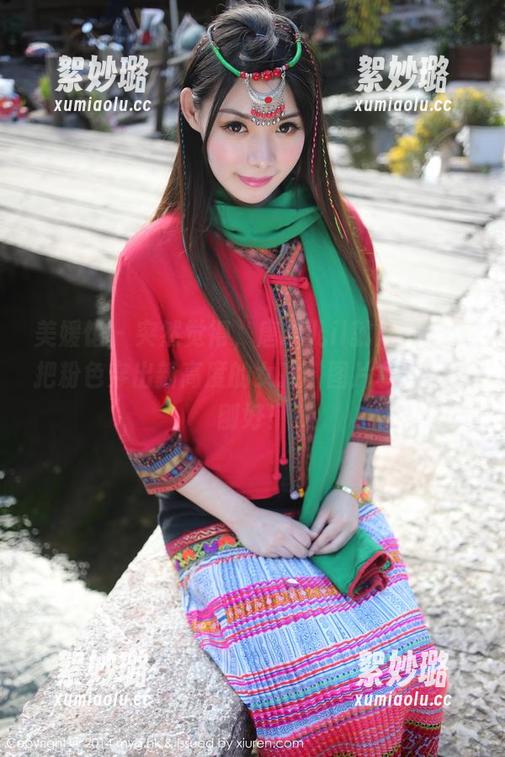 美媛馆 - 突然觉得，唐琪儿il就是那个能把粉色穿出新高度的女孩，图片拿捏得刚刚好！