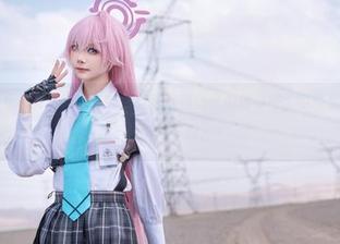 高清写真集里的艾西Aiwest，穿着伊落玛丽的体操服，姿势果然不走寻常路，真有趣！