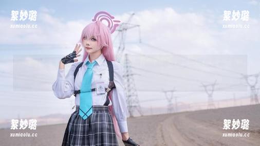 高清写真集里的艾西Aiwest，穿着伊落玛丽的体操服，姿势果然不走寻常路，真有趣！