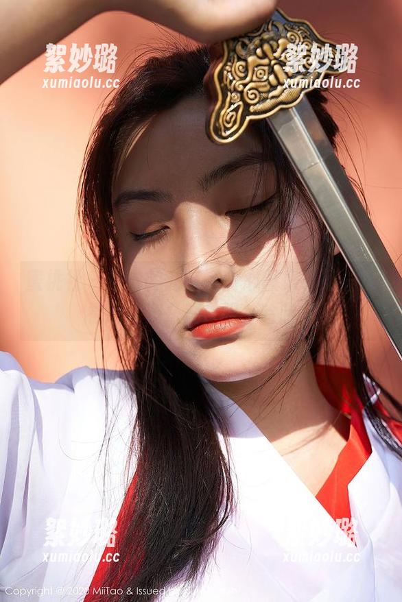 蜜桃社 - 伊琳的私房，甜心图集？第一次看还以为是美食呢，哈哈。