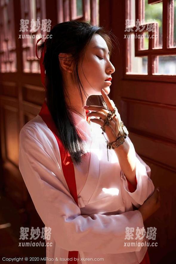 蜜桃社 - 萌美Moemi制服资源中，总能找到一个让我眼前一亮的惊喜。