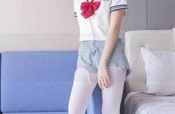 袜啵啵 - 甜甜圈与少女的甜蜜邂逅，这张作品可不是闹着玩的