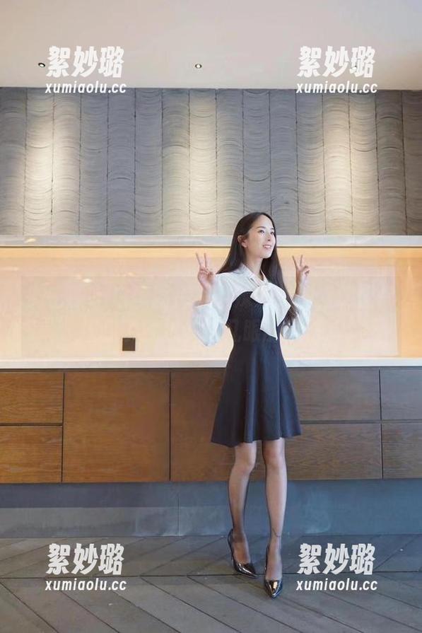 微密圈 - 白丝图库里的辣妈女神，这位你撞见了就想多看几眼的风格。
