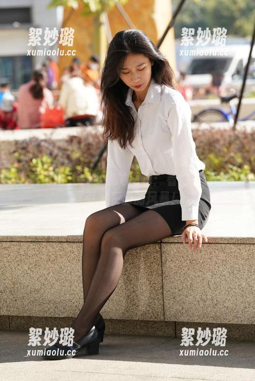 魔镜街拍 - 艾小青的图包：看她如何在漫展引发资源的风暴！
