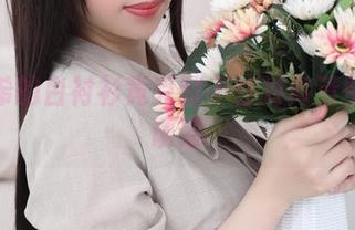 鹿野希的白衬衫竟克制不住对高清壁纸的诱惑